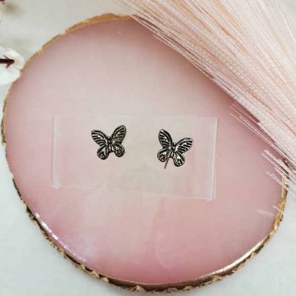 🤑 BUNDLE TO SAVE 🤑 Torrid Bronze-tone Engraved Butterfly Stud Earrings - Picture 1 of 5